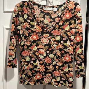 Dana Buchman light weight crêpe top with 3/4 length sleeve and braided Vneck